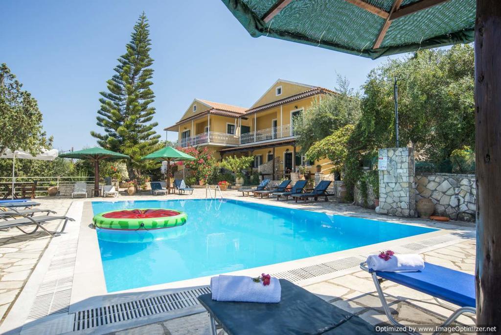 Christos Apartments & Studios Paxos Экстерьер фото