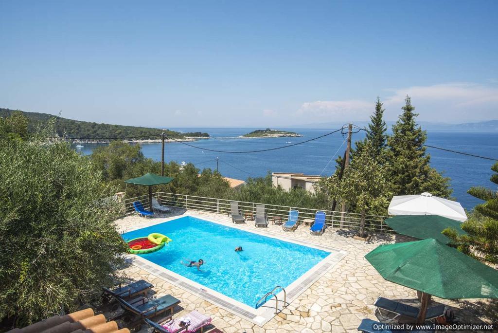 Christos Apartments & Studios Paxos Экстерьер фото