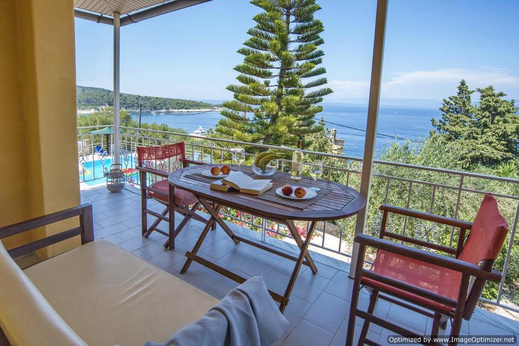 Christos Apartments & Studios Paxos Экстерьер фото