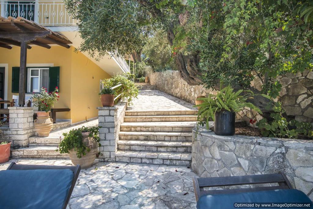 Christos Apartments & Studios Paxos Экстерьер фото